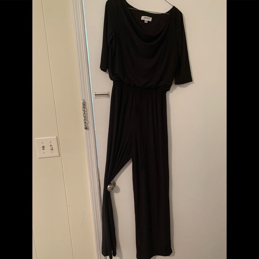 Black loose jumper